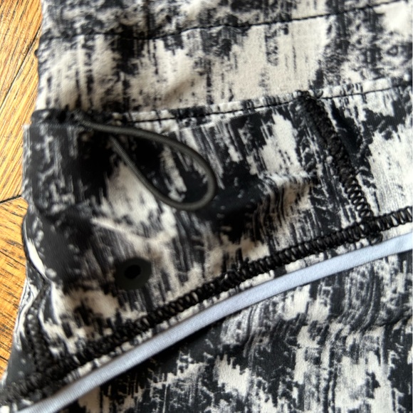 Ivivva black white and purple reversible swim shorts. (Size 6) - Picture 6 of 10